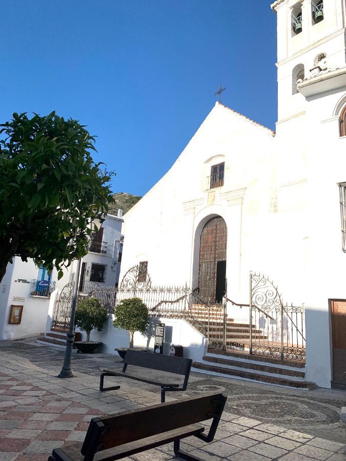 Casandalusí Frigiliana Bagian luar foto
